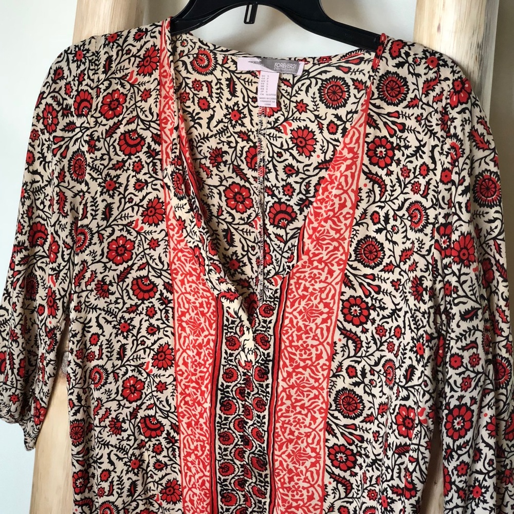 Awesome 3/4 sleeve, printed top - sz S